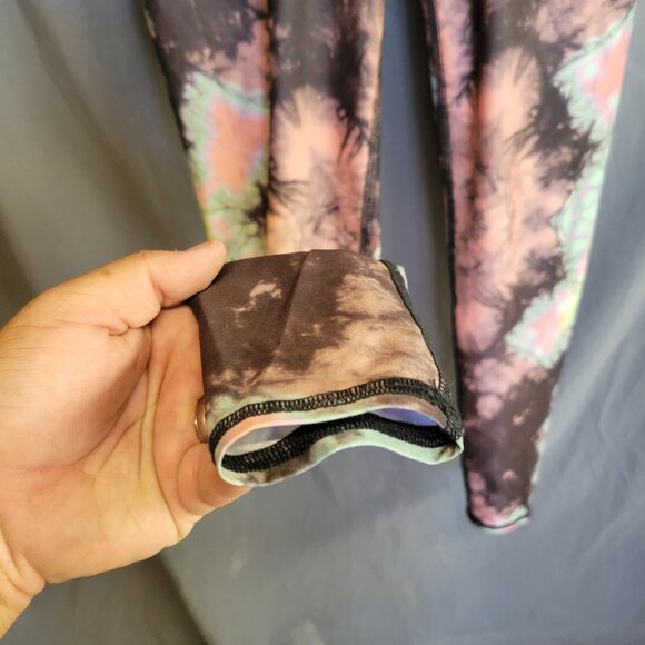 Teeki Women's Leggings Size XS - Picture 2 of 6